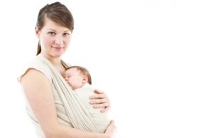 Portear al bebé es bueno para su desarrollo. Foto: Shutterstock.
