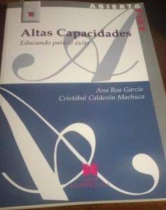 Nuevo libro de Ana Roa, "Altas capacidades. Educando para el éxito".